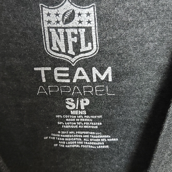 Men's Tampa Bay Buccaneers Shirt - Picture 3 of 4